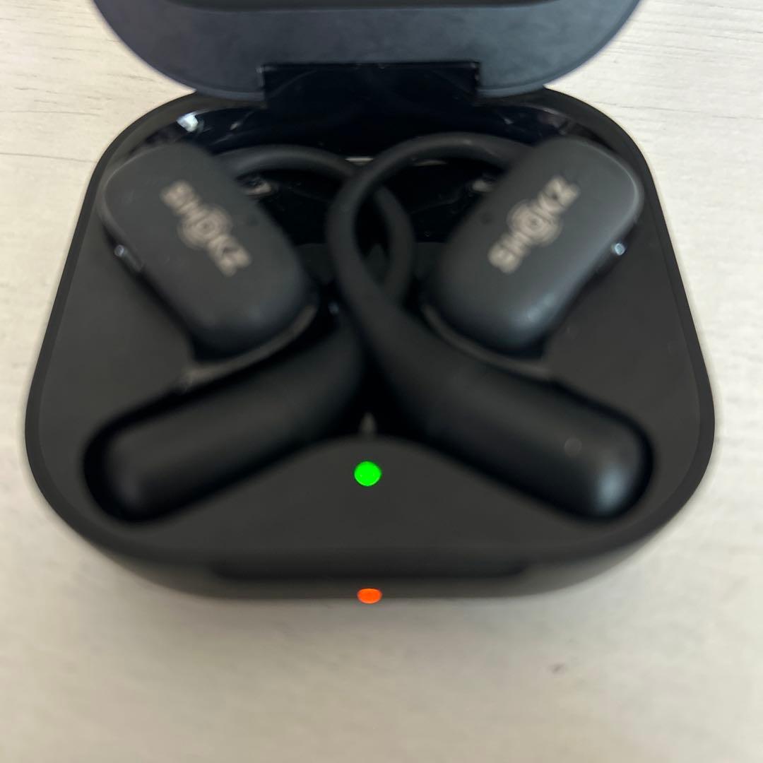ケ*ー様 SHOKZ OPENFIT ワイヤレスイヤホン ブラック 充電ケース付