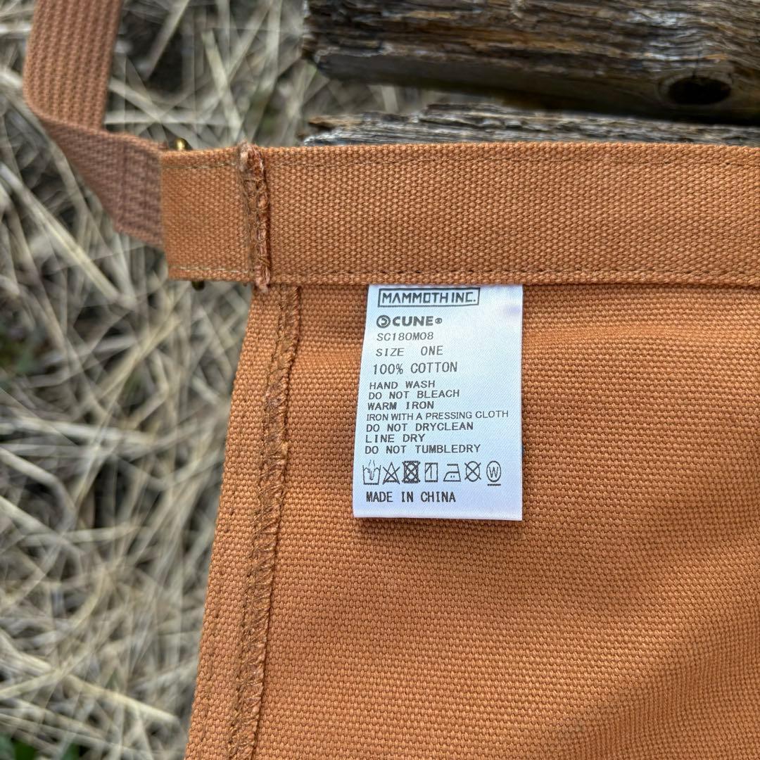 CUNE キューン ワークエプロン ブラウン