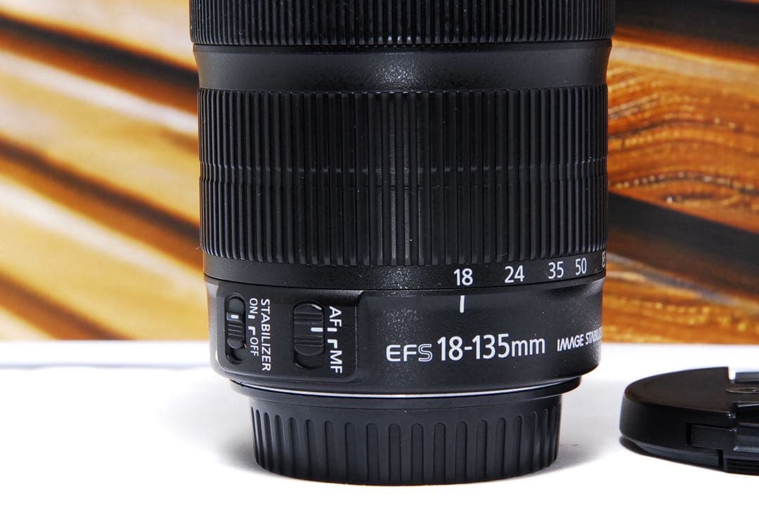 レンズ(ズーム) CANON EF-S 18-135mm F3.5-5.6 IS STM