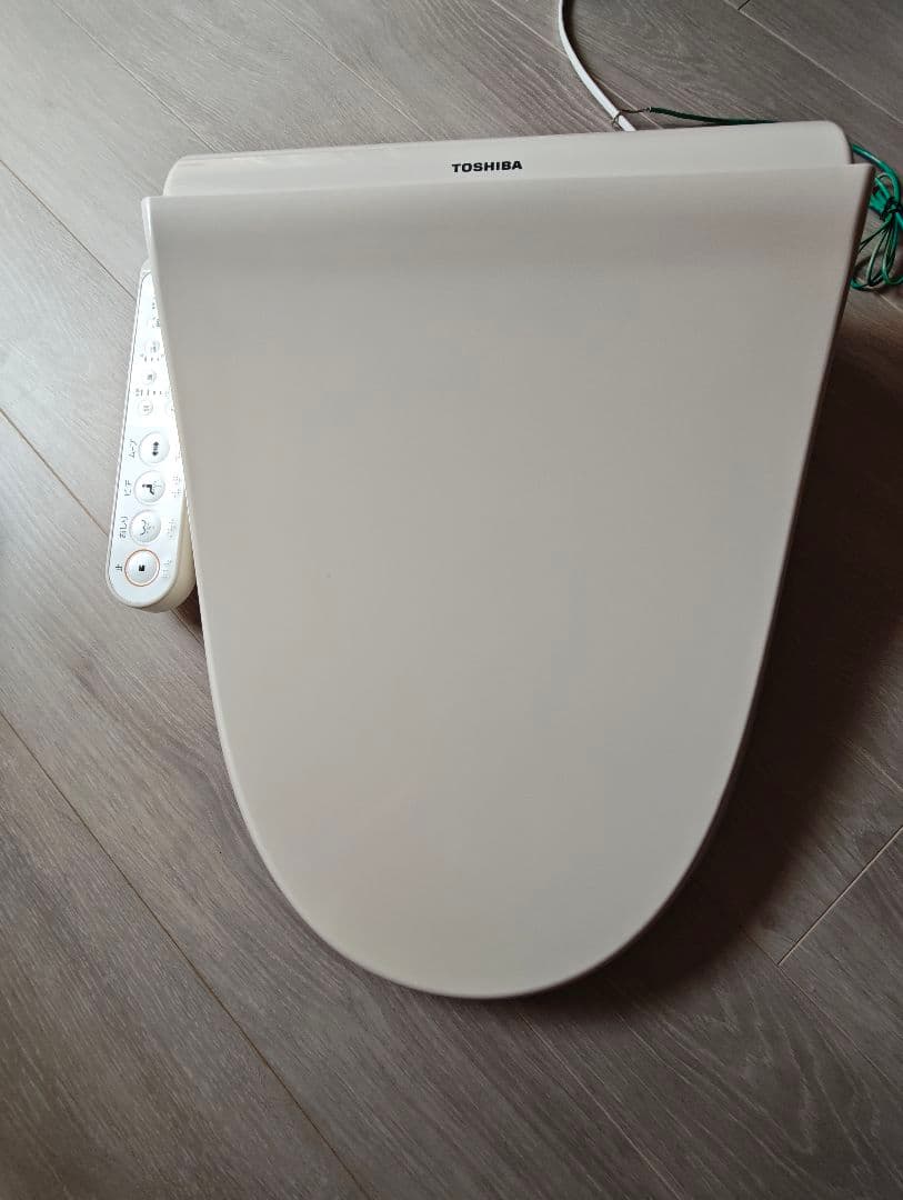 TOSHIBA 温水洗浄便座 SCS-T161 ウォシュレット　2023年製