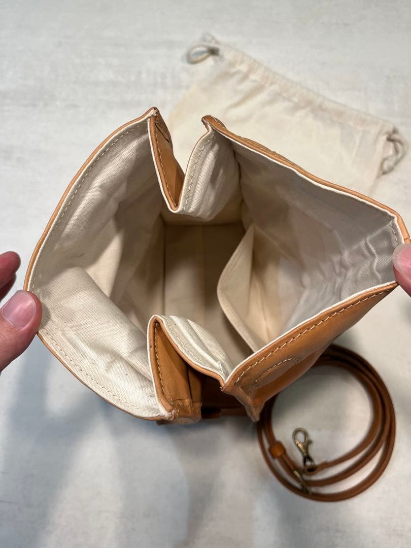 Laluce（ラルーチェ） バゲットバッグ ヌメ革 ショルダーバッグ