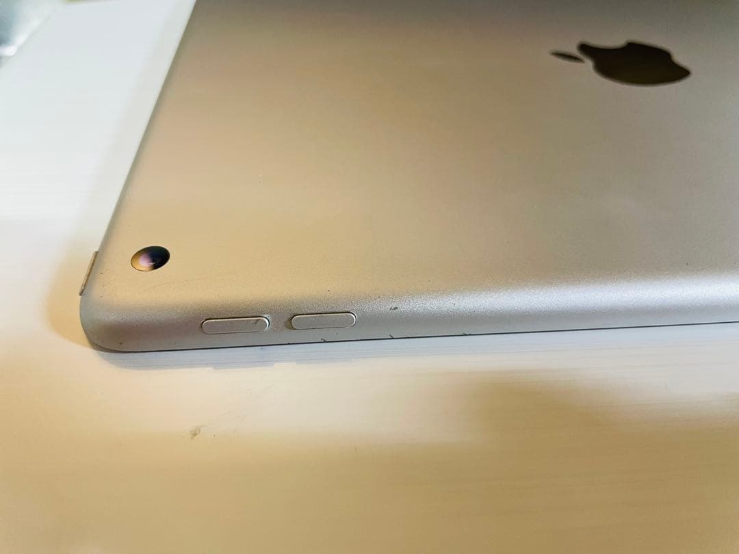 【12/18まで】iPad 第9世代 64GB シルバーWi-Fiモデル