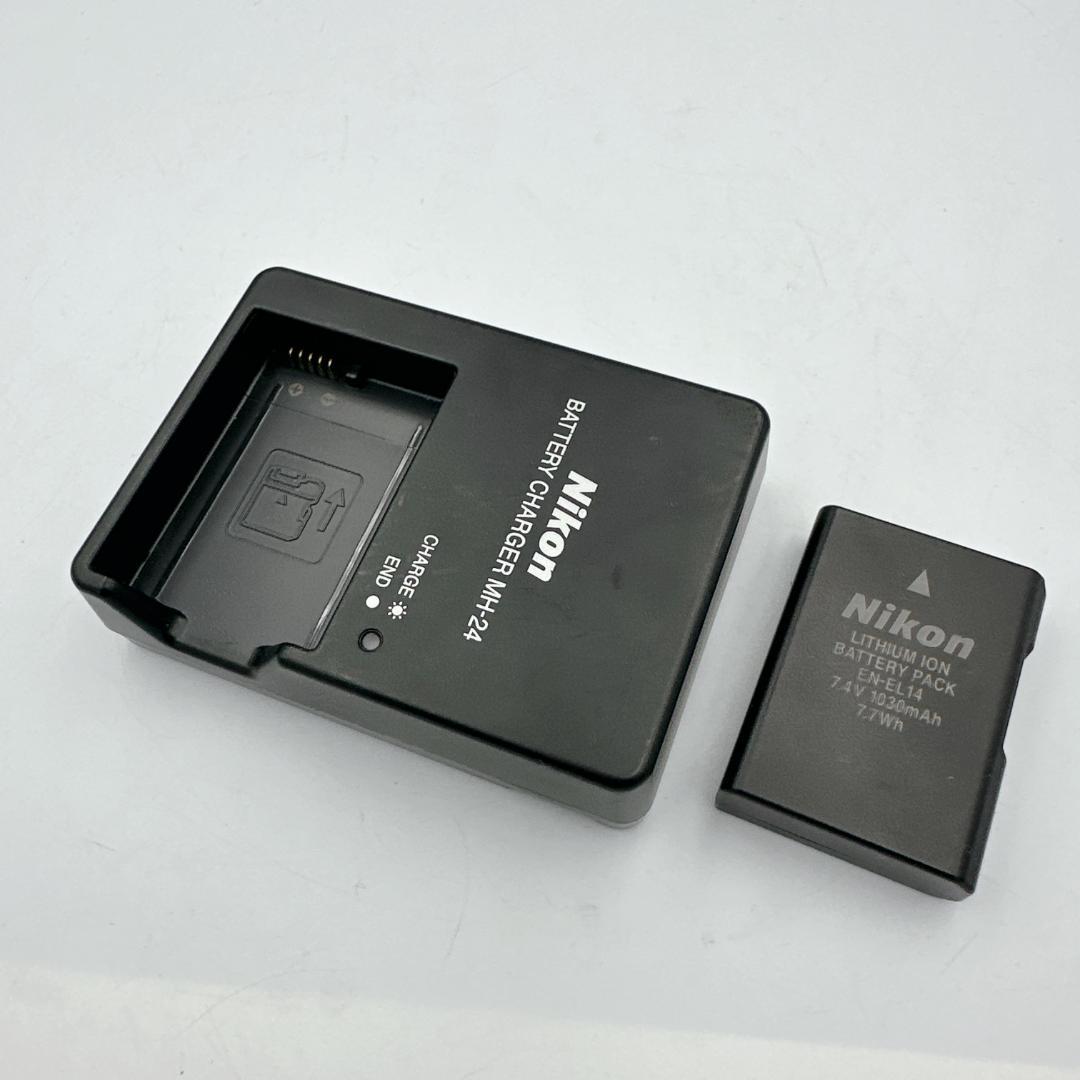 専用【極美品】Nikon D5200 ダブルズームキット デジタル一眼レフカメラ