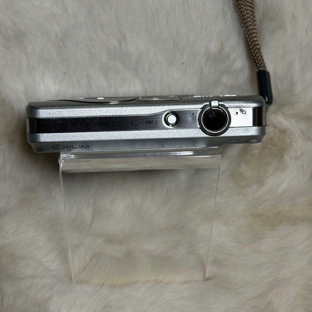 ⭐️CASIO⭐️ EXILIM EX-Z80 コンパクトデジカメ　シルバー