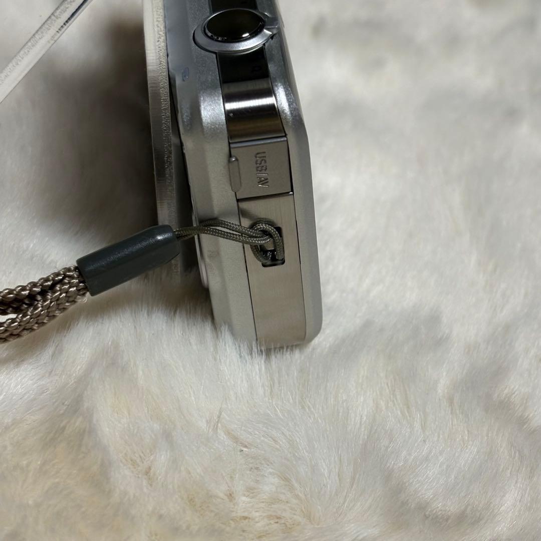 ⭐️CASIO⭐️ EXILIM EX-Z80 コンパクトデジカメ　シルバー