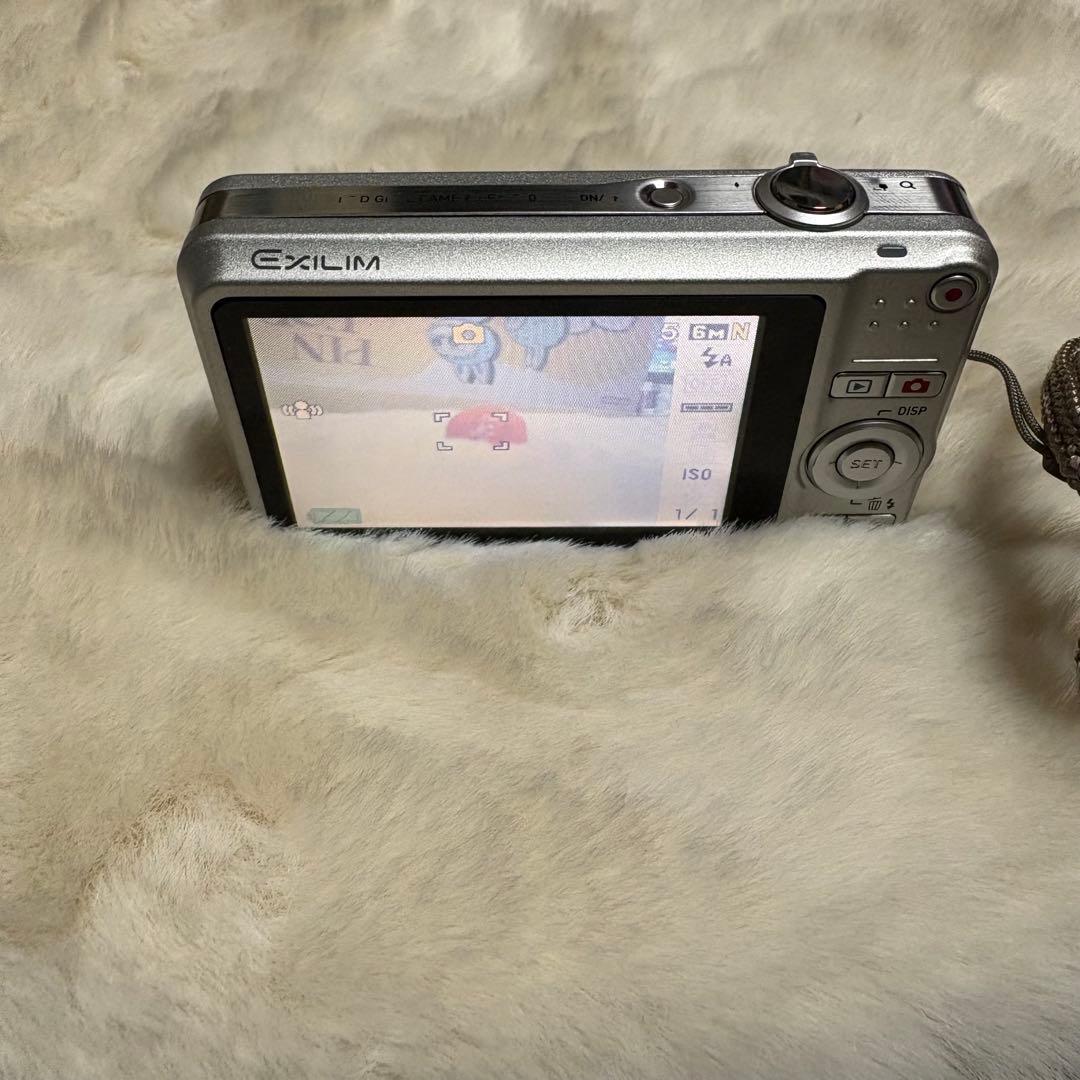 ⭐️CASIO⭐️ EXILIM EX-Z80 コンパクトデジカメ　シルバー