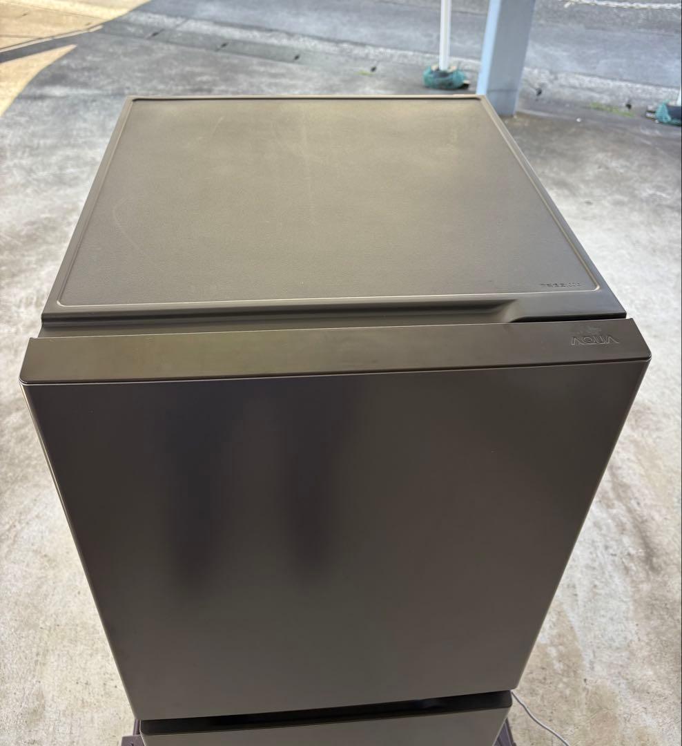 【73】【超美品】AQUA 高年式冷蔵庫　右開き　135L