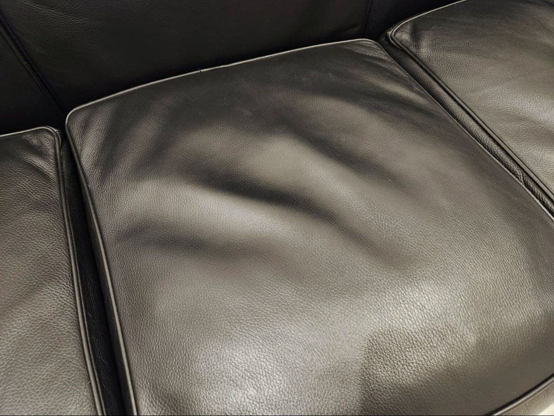 IDC大塚家具　 Le Corbusierル・コルビュジエ　LC2本革3Pソファ