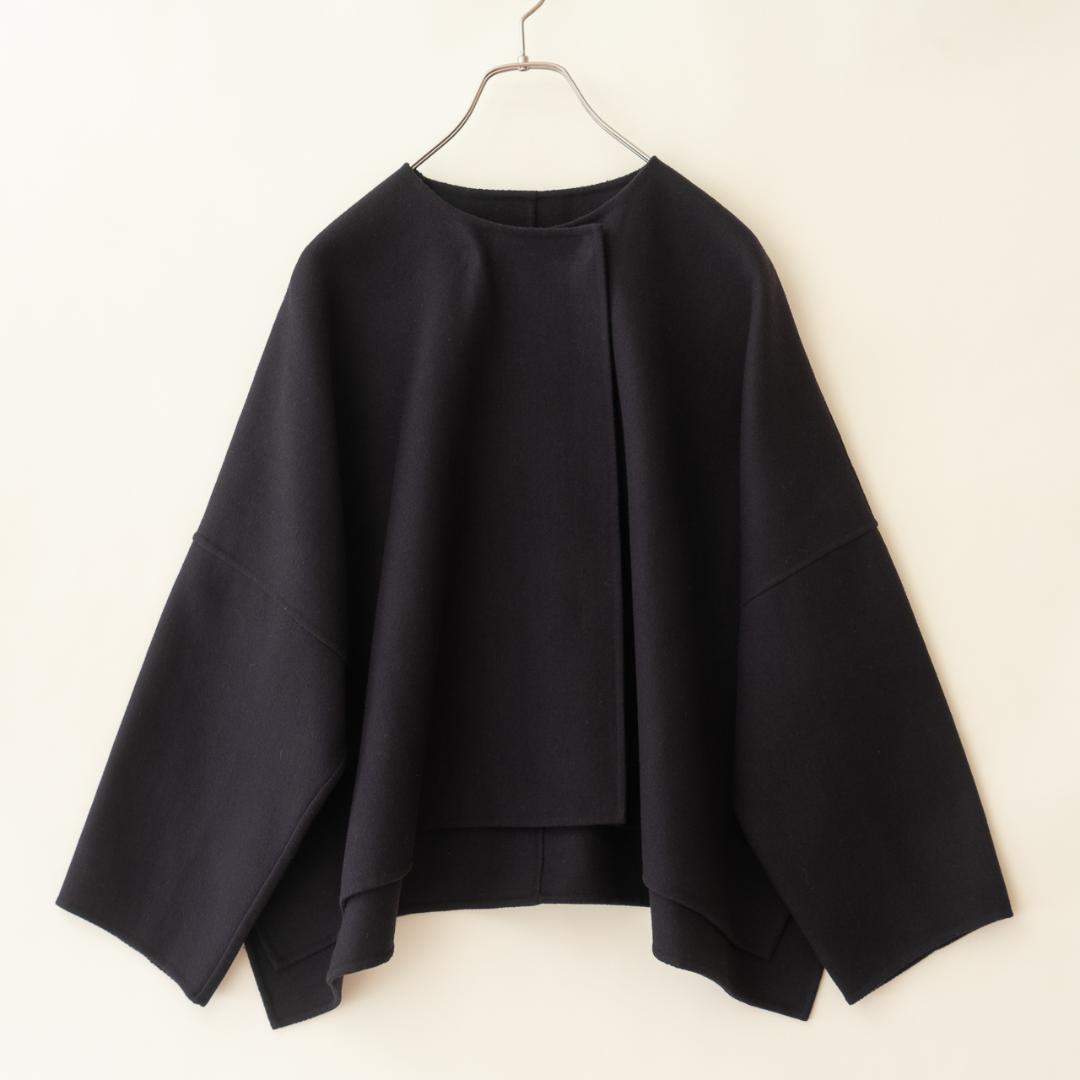 美品 ADORE アドーア ウール混 ノーカラーケープコート 黒 36