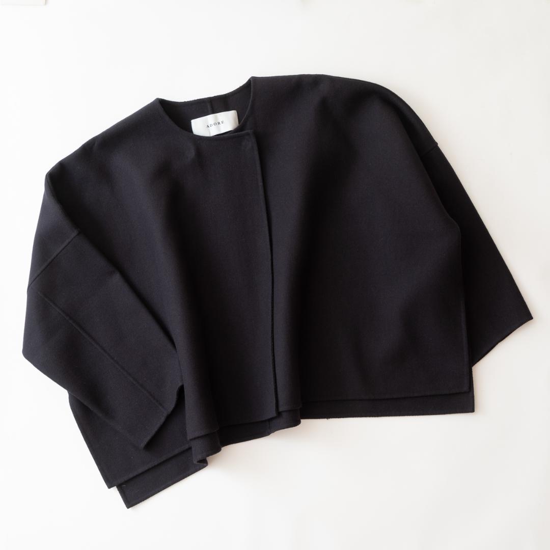 美品 ADORE アドーア ウール混 ノーカラーケープコート 黒 36
