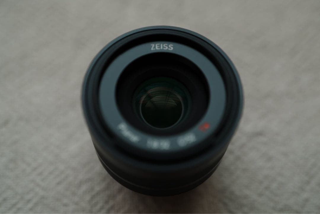 ZEISS Touit 32mm f/1.8 レンズ