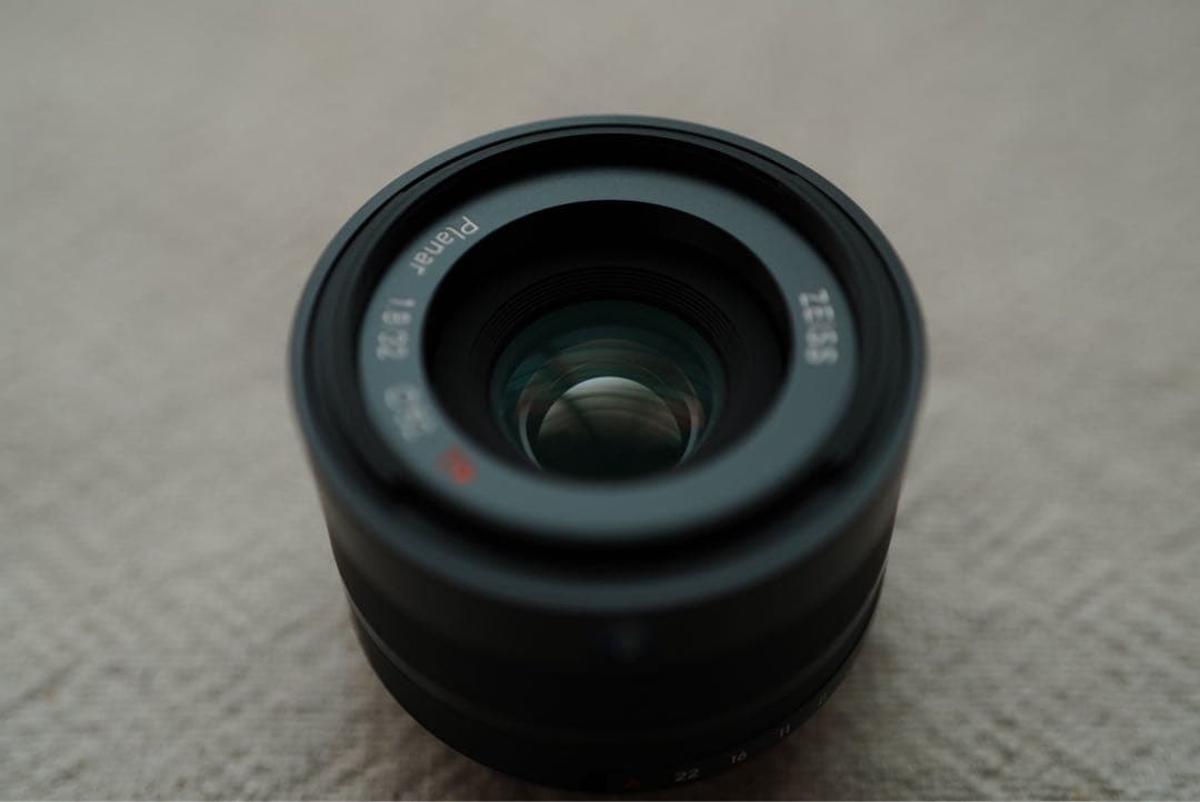 ZEISS Touit 32mm f/1.8 レンズ