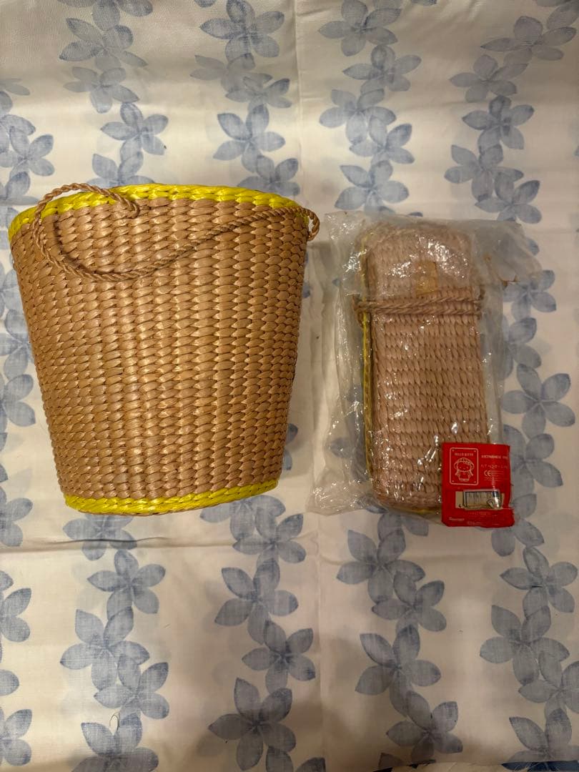 激レア　ハローキティー　ペンケース　バスケット