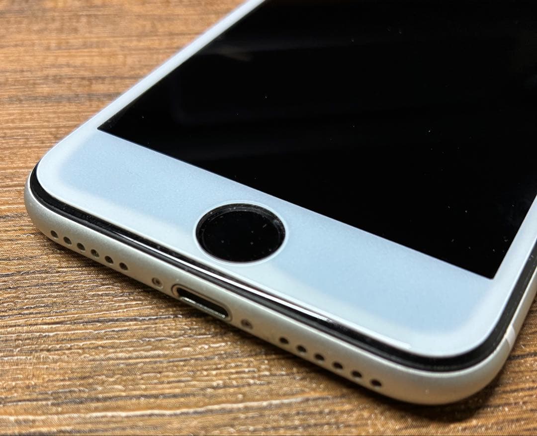 Apple iPhone SE2 64GBホワイト 本体