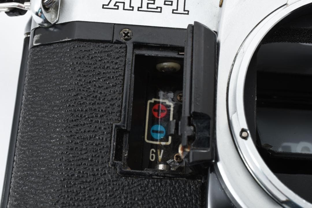 超美品 キャノン AE-1 シルバー　フィルムカメラ モルト新品交換済 B424