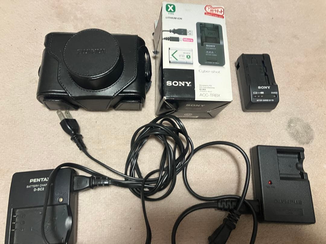 D*社様 デジカメ、オールドカメラ、付属品まとめ売り