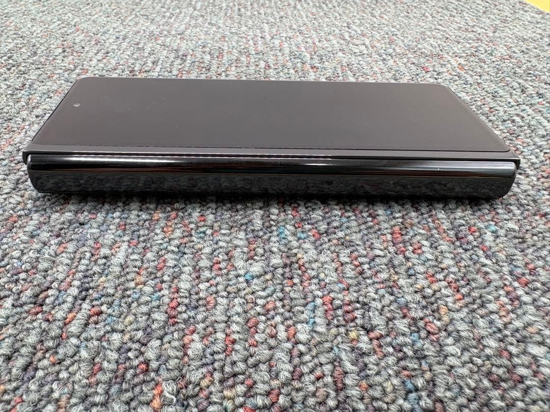 Galaxy Z Fold2 5G　256GB　スマホ　Android　970