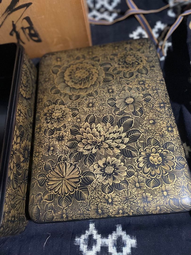 輪島塗　本漆塗　木製上質黒漆に極上牡丹詰沈金の映える輪島塗硯箱 元箱付き