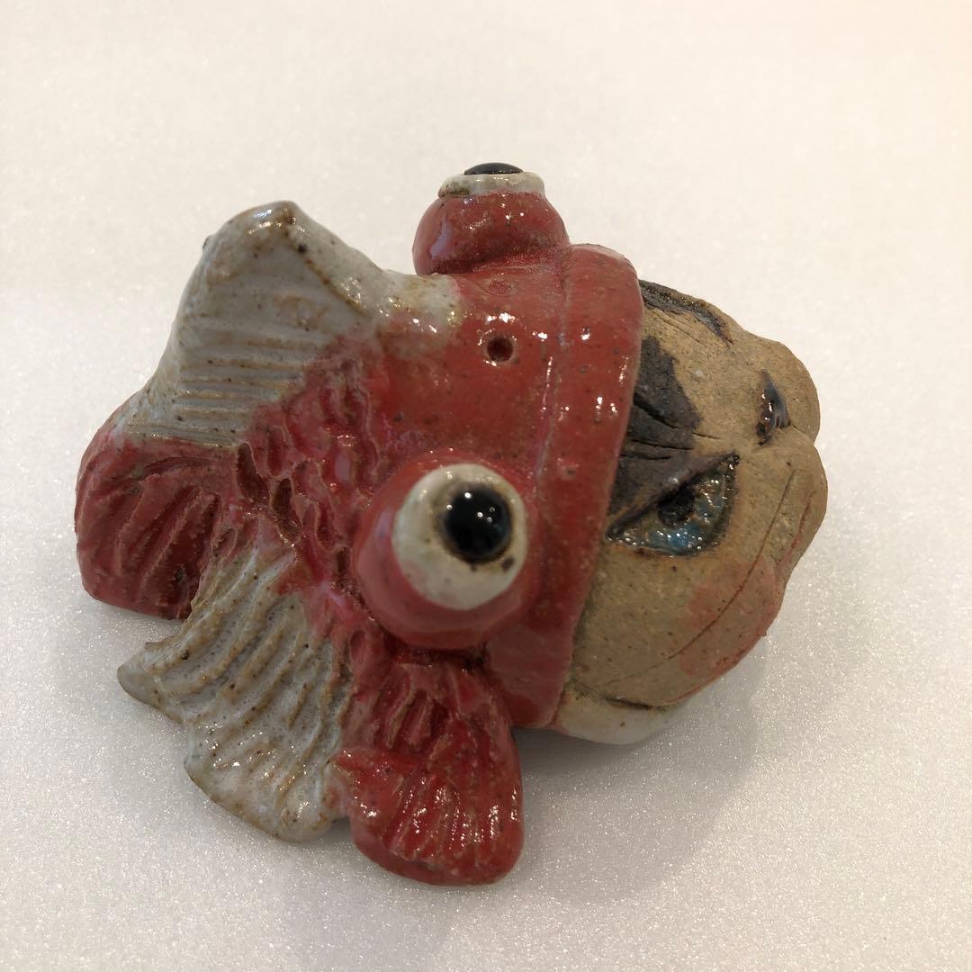 【新品】人気作家 岡村洋子 猫かぶりシリーズ 金魚 赤 置物 焼き物