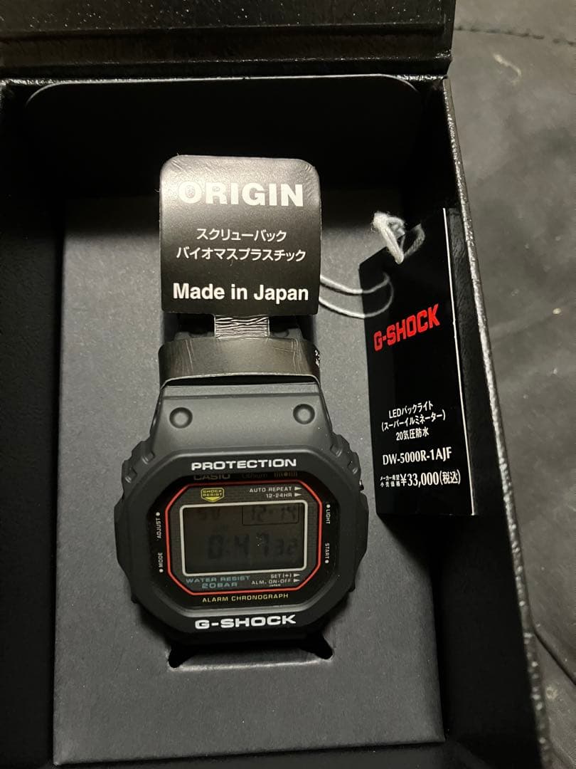 初代復刻モデル　G-SHOCK DW-5000R-1AJF
