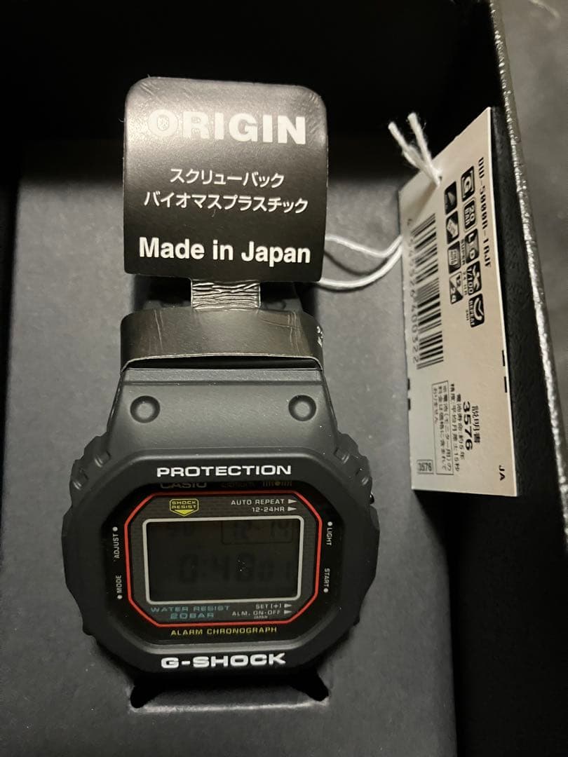 初代復刻モデル　G-SHOCK DW-5000R-1AJF
