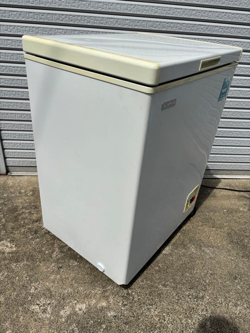 ホワイト チェストフリーザー