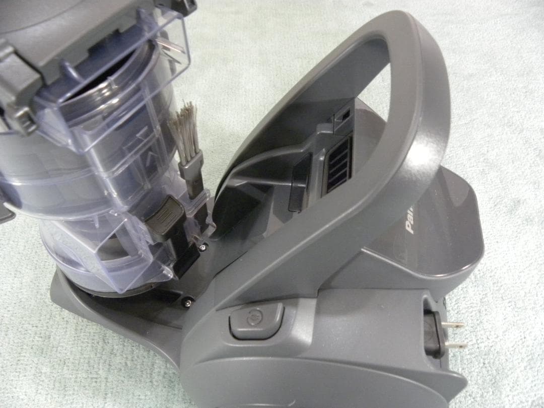 ②Panasonicサイクロン掃除機MC-SR41Kからまないブラシ