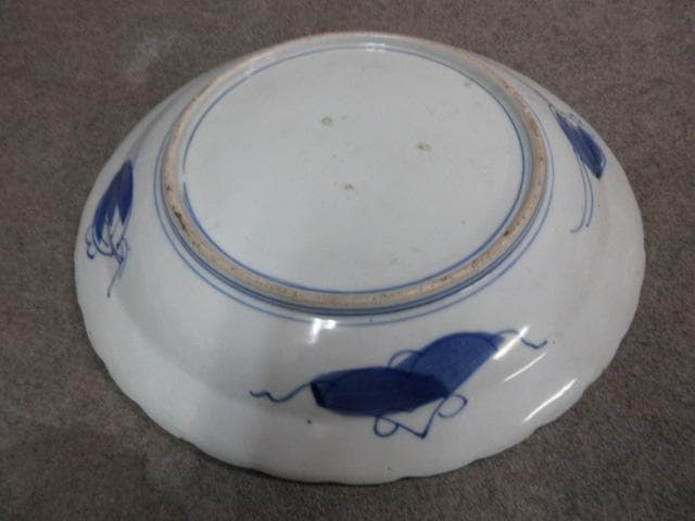 伊万里 草木文 色絵 かぶと大皿 [B31438]