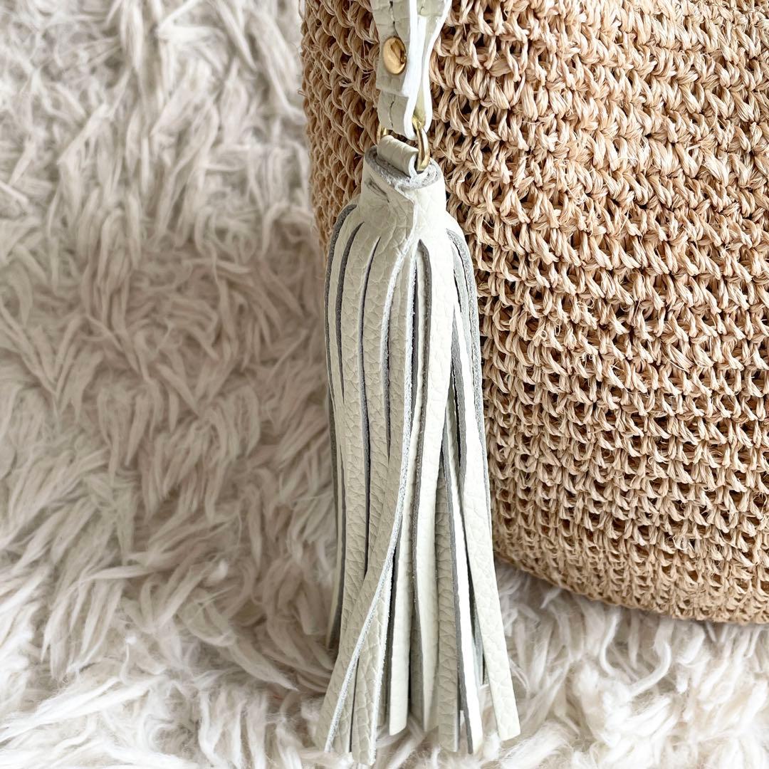 未使用級 ヴィオラドーロ 2WAYワンショルダーバッグ かごバッグ タッセル 白