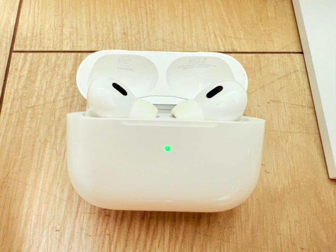 Apple AirPods Pro 2 本体 充電ケース付き