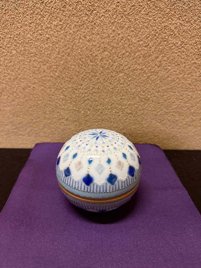 九谷焼　早助千晴　つばめ　蓋物　共箱