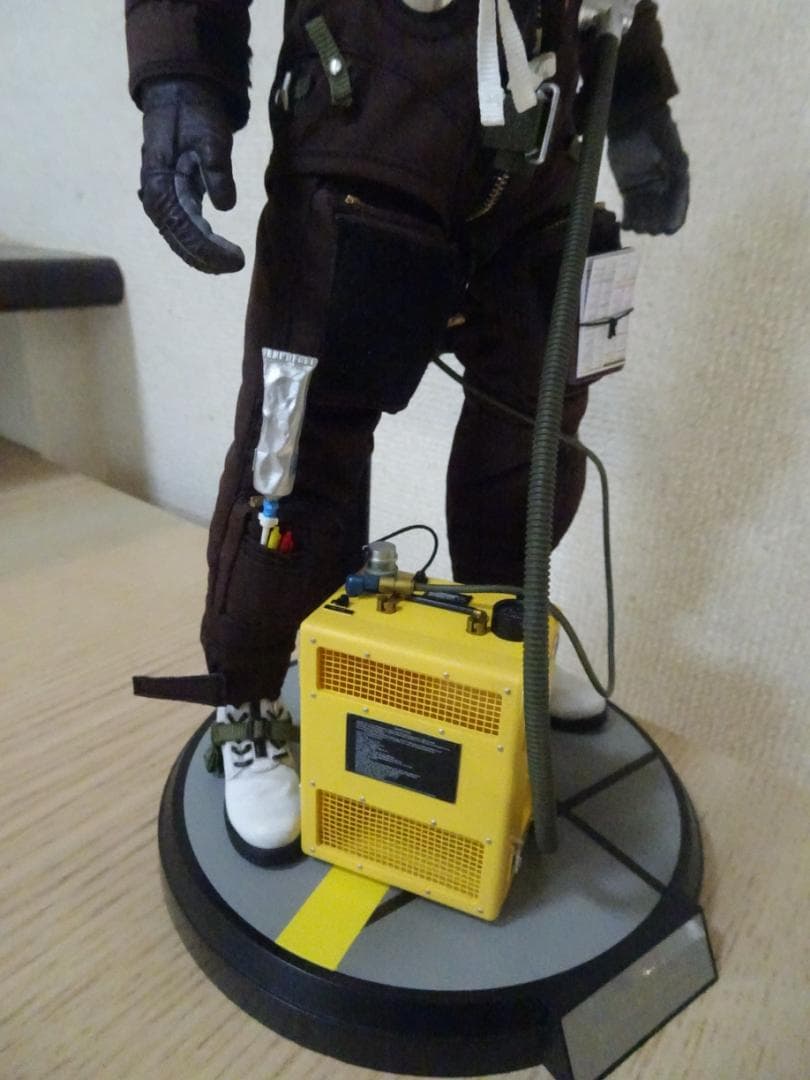 DAMTOYS SR-71 フライトテストエンジニア タイプ ホットトイズ