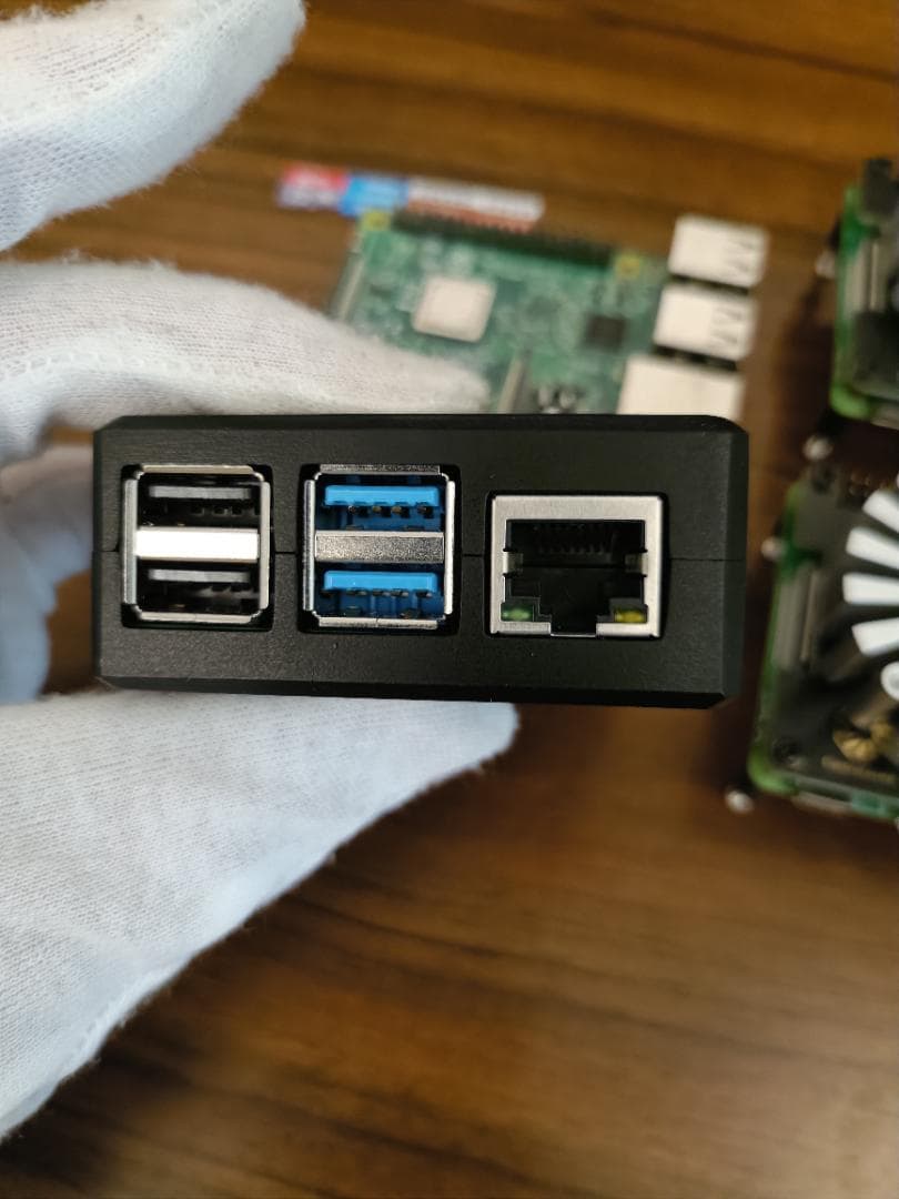 Raspberry Pi 4&3、ヒートシンクとSDカード付きセット