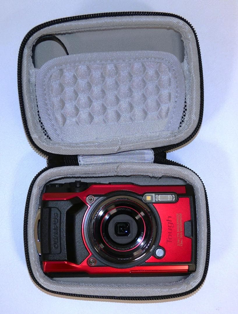 美品 潜水 OLYMPUS TG-6 Tough 耐水シリコンカバー 専用ポーチ