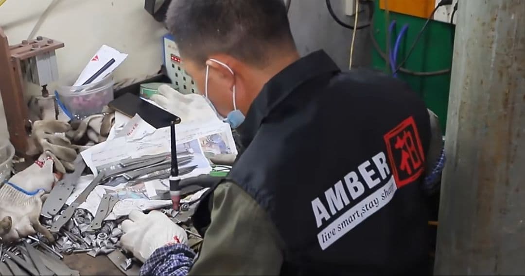 V金10号　ダマスカス包丁　ハニカム模様　ブルー柄　剣型　牛刀　三徳