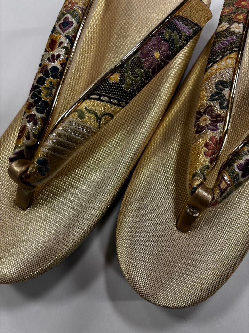 和装用草履バッグセット　金　正絹　正倉院模様　刺繍　多色使い　成人式　未使用品