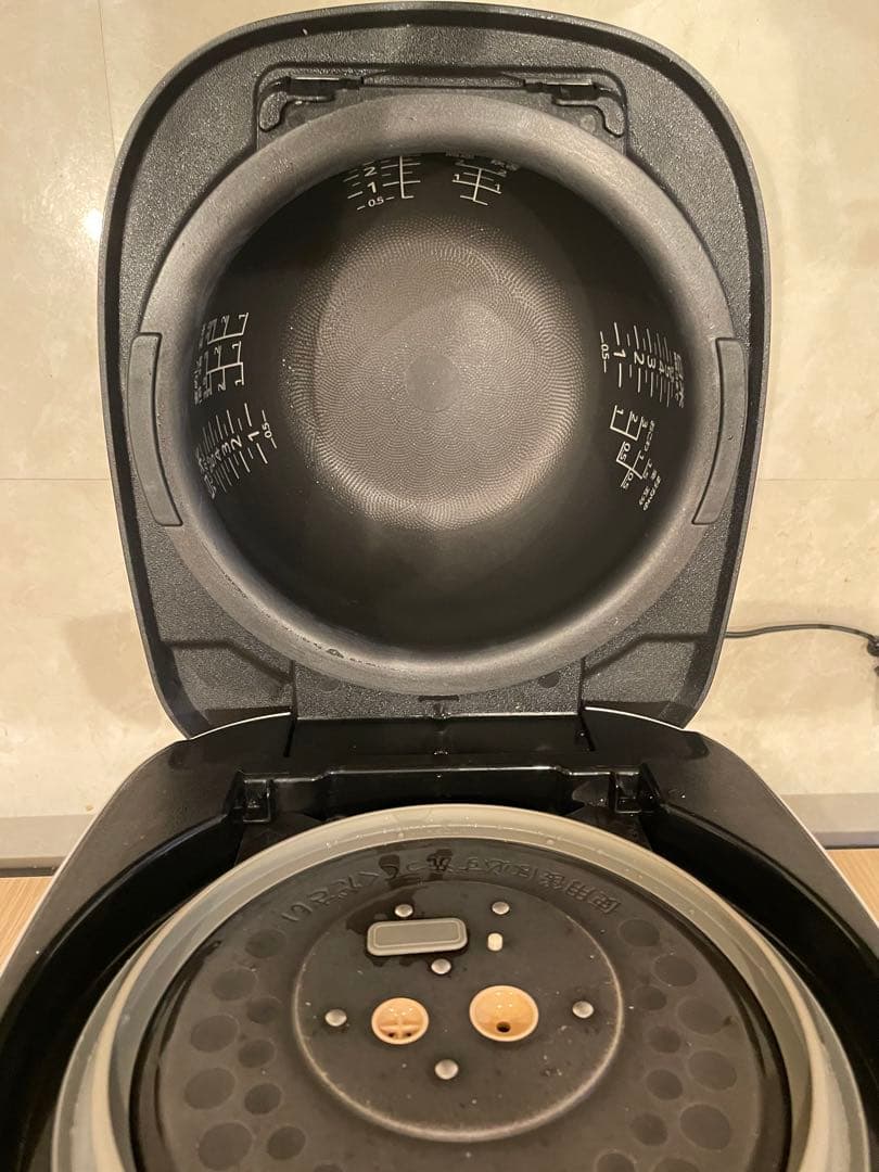 タイガー TIGER IHジャー炊飯器 1L 22年式