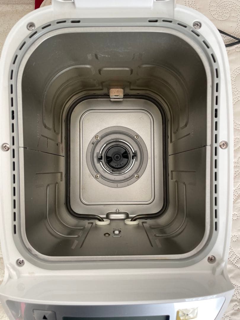 22年製　パナソニック ホームベーカリー SD-BMT2000-W