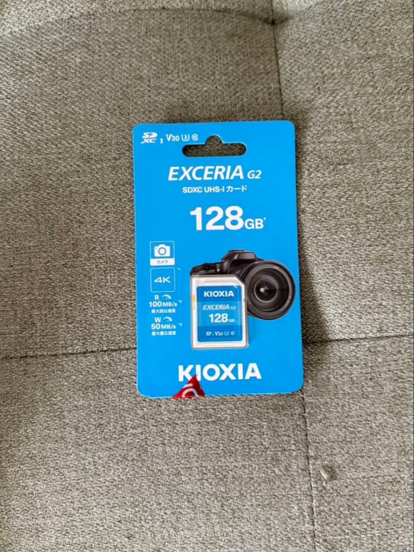 【使用少なめ】SONY ZV-E10ミラーレスカメラ+グリップ+メモリーカード付