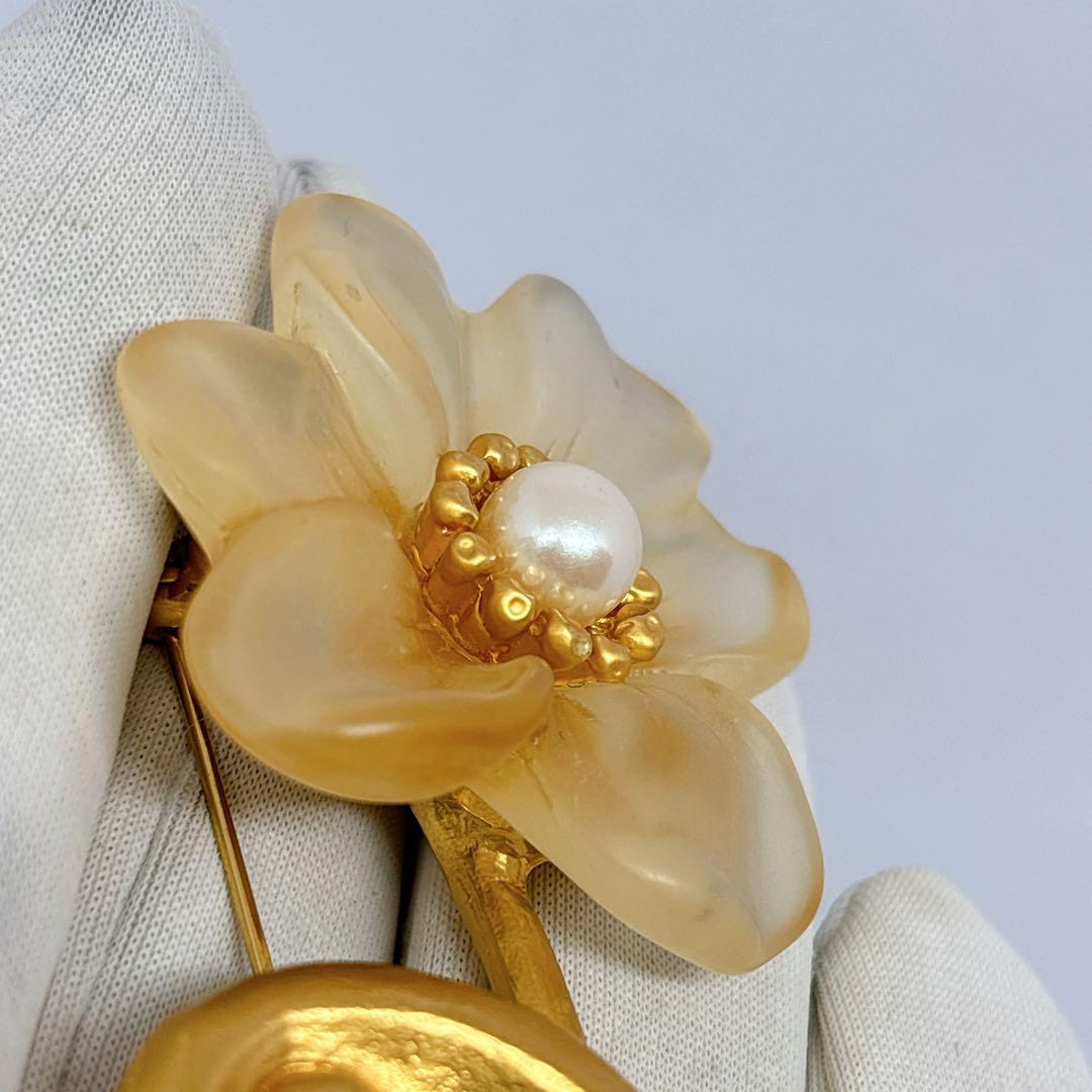 KENZO ケンゾー フェイクパール フラワー ブローチ ゴールドカラー
