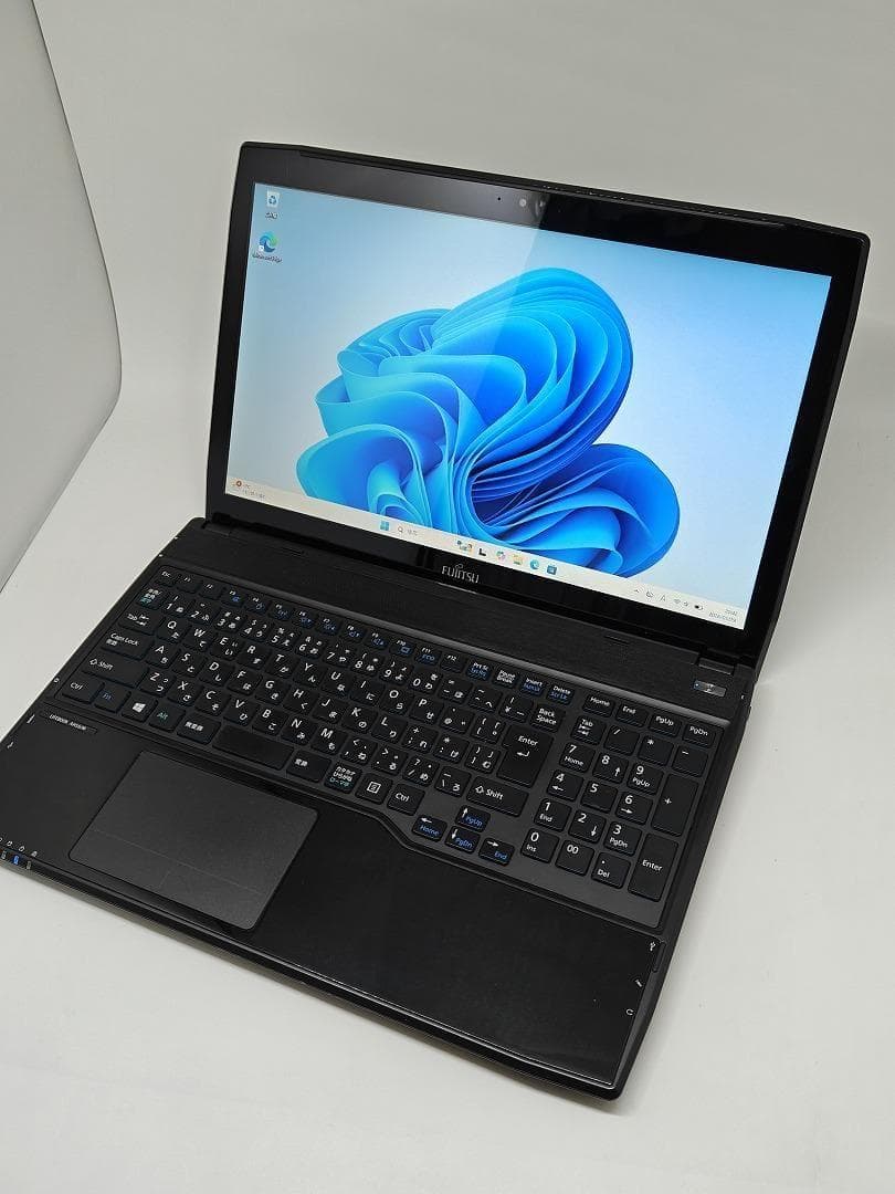 【FUJITSU】爆速 Core i7/新品SSD256GB 8GB D12