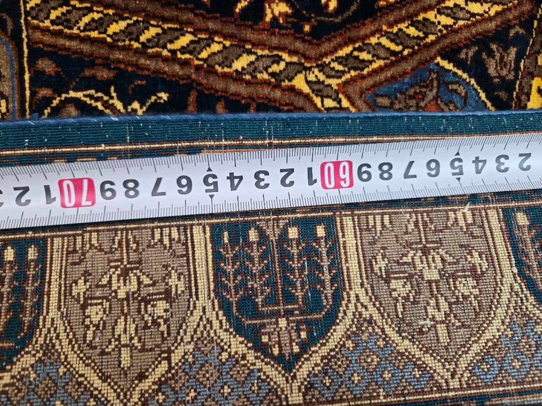 ペルシャ絨毯クム産綺麗なダークグリーンとゴルド色100%手織りシルク120×80