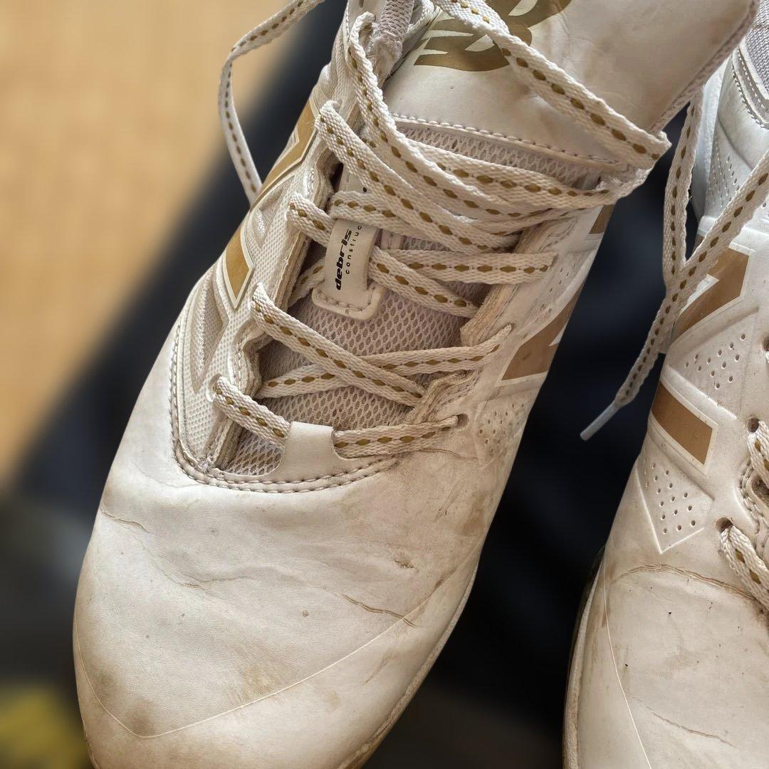 New Balance 野球スパイクシューズ ホワイト/ゴールド　サイズ28