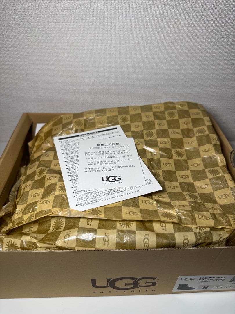 UGG✨ブーツ　MINI BAILEY BUTTON BLING 23㎝スワロ