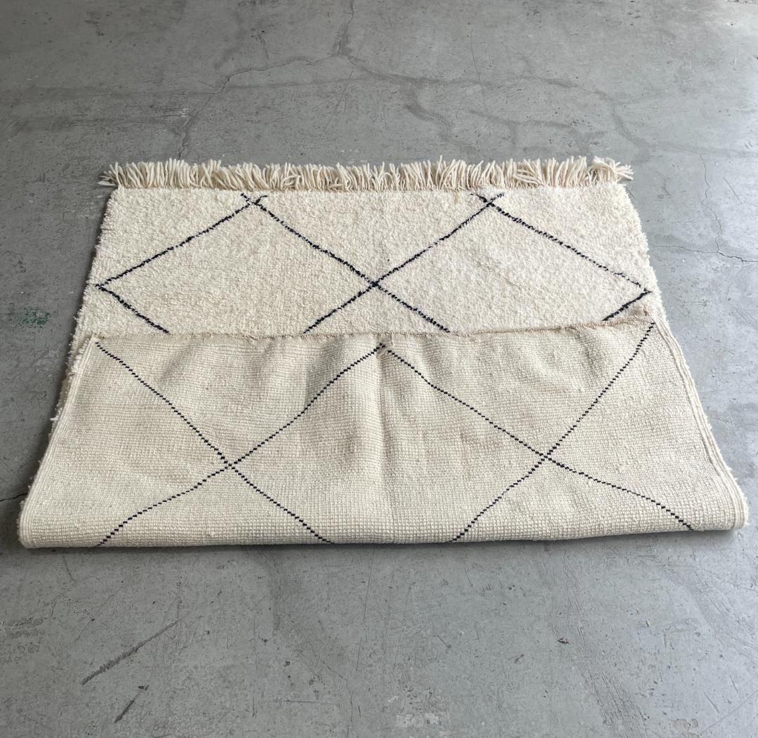 【Vintage Rug】184cm ×153cm　ベニワレン　ベルベル人