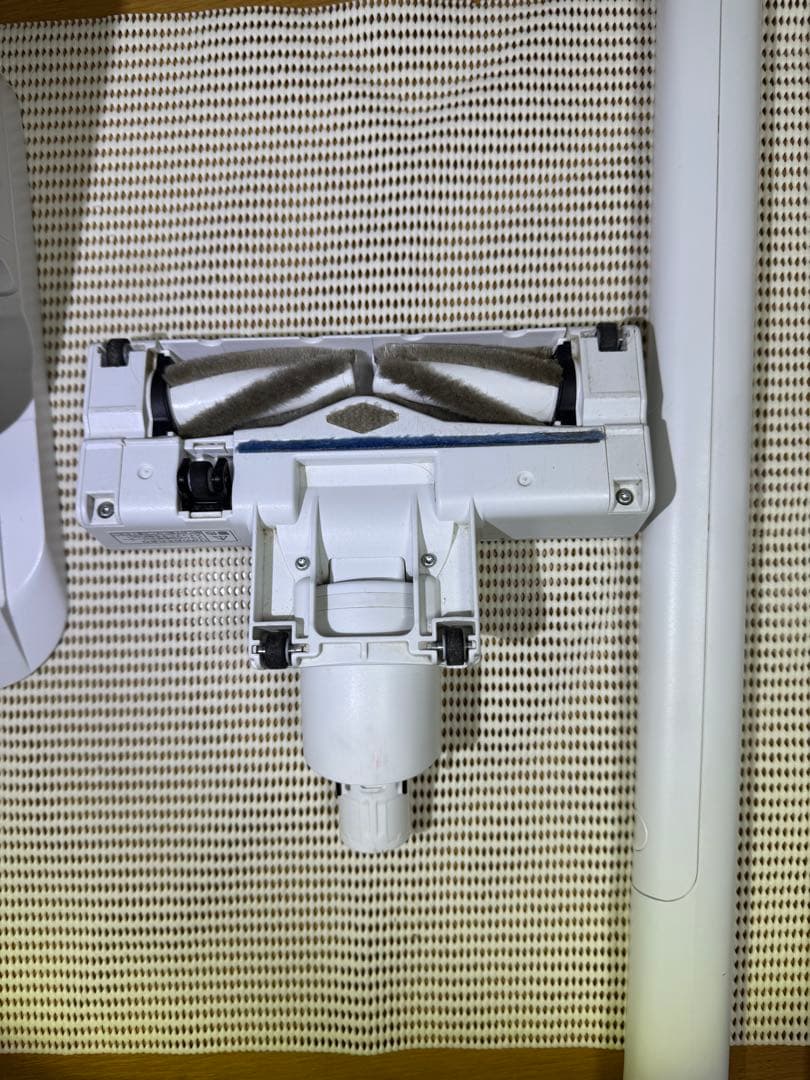 【送料無料】パナソニック コードレス 掃除機 MC-NS100K 2023年製