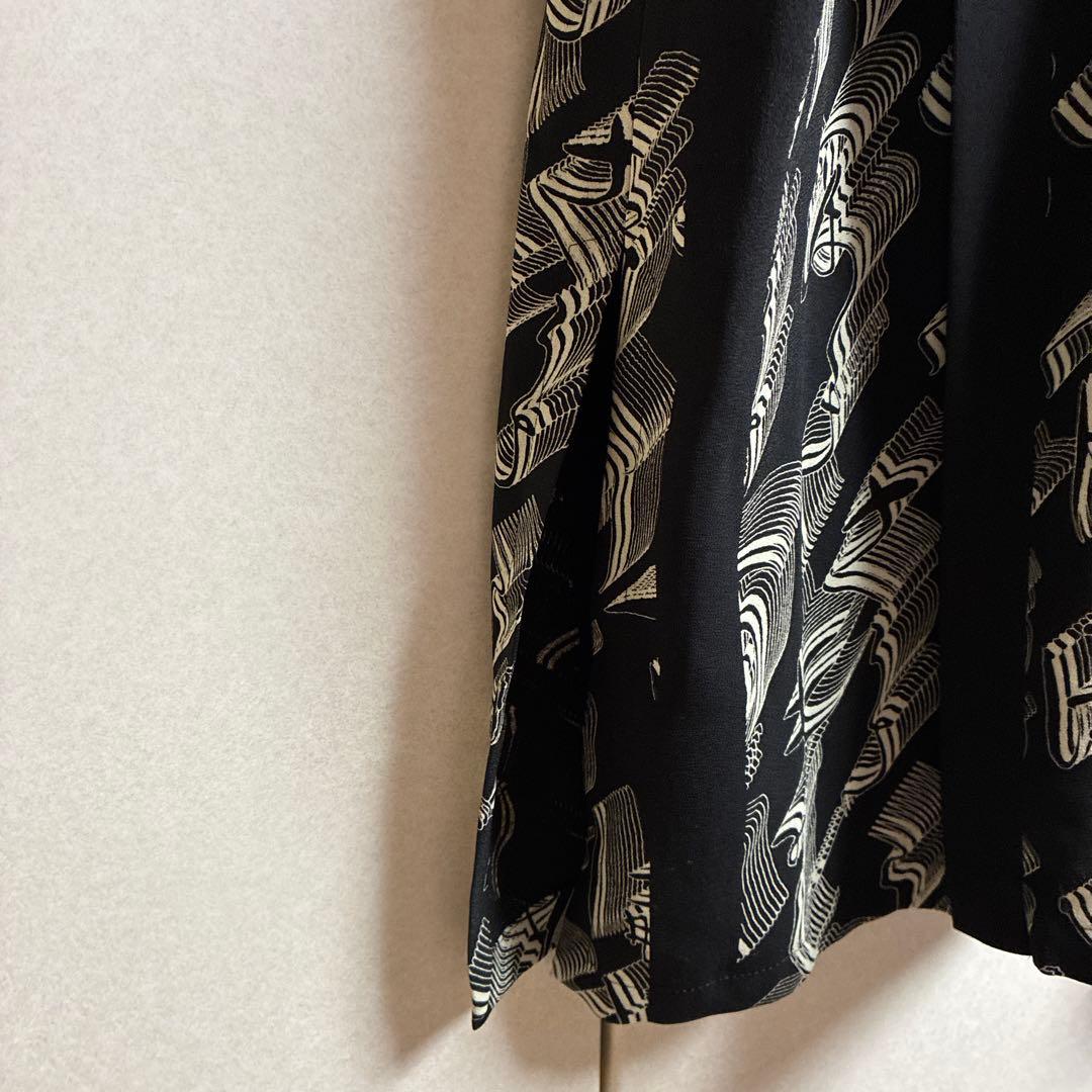 タグ付き新品未使用　ヒロココシノ　黒と白の長袖シャツワンピース