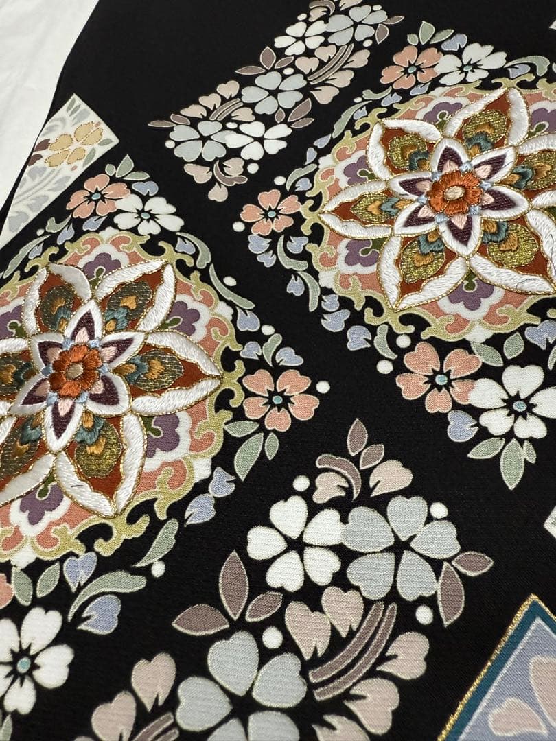 刺繍黒留袖しつけ付き北出与三郎本袋帯