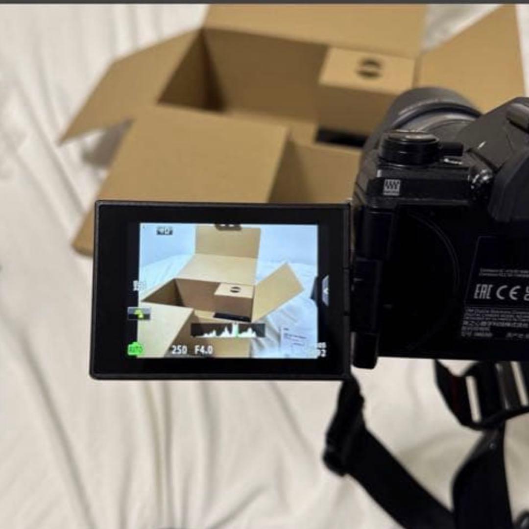 OM SYSTEM OM-5 デジタル一眼レフカメラ　デジカメほぼ新品