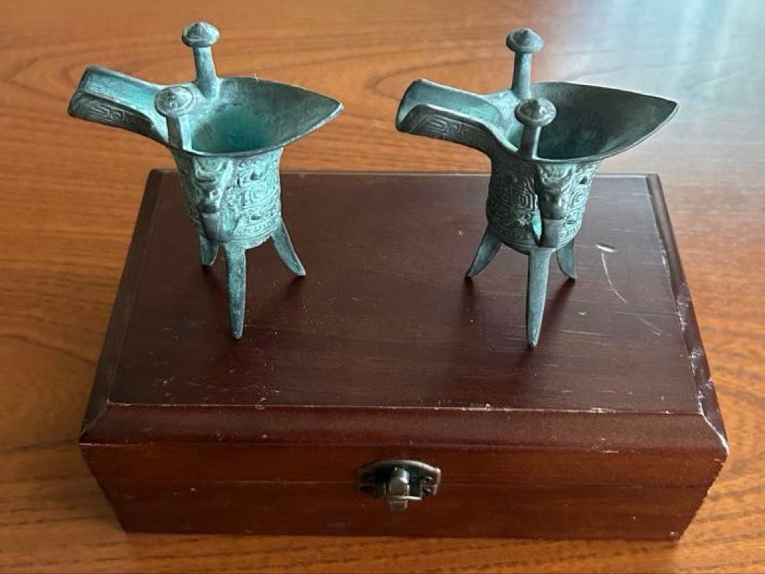 #アンティーク雑貨　酒器　商周時代　レプリカ　青銅製　装飾　ホビー　美術品